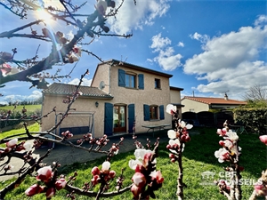 maison-villa à la vente -   63200  RIOM, surface 130 m2 vente maison-villa - APR696366